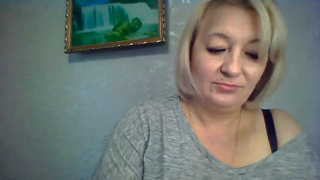 ArielXLoveresss online show from 10/31/25, 08:22
