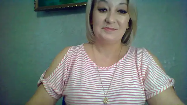 ArielXLoveresss online show from 11/18/25, 11:02