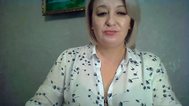 ArielXLoveresss online show from 11/30/25, 10:27