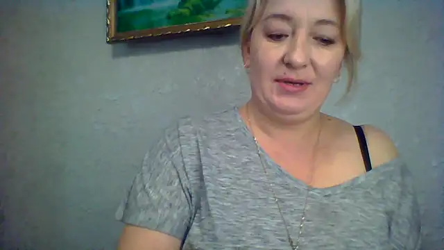 ArielXLoveresss online show from 10/14/25, 07:31