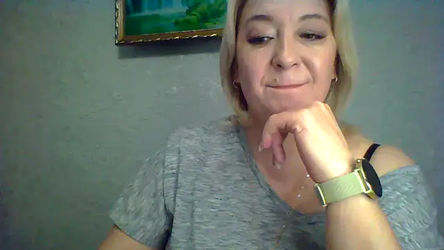 ArielXLoveresss online show from 10/05/25, 07:10