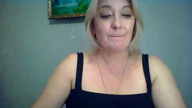 ArielXLoveresss online show from 10/03/25, 10:50