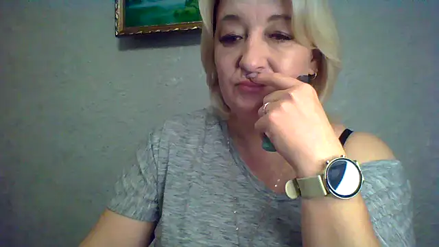 ArielXLoveresss online show from 10/04/25, 09:00