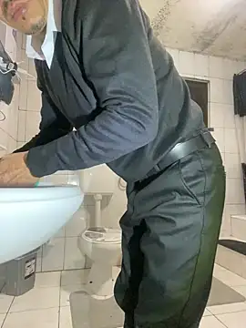 rogerdik76 online show from 02/11/26, 06:35