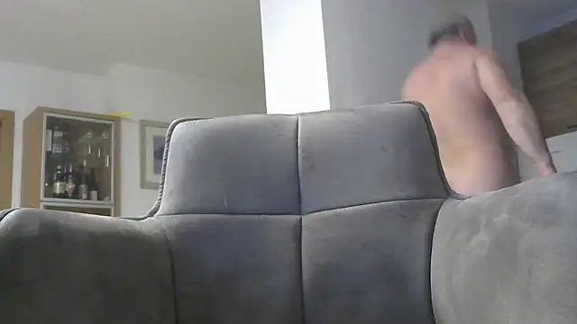 jerkoutdoor70 online show from 11/15/25, 04:22