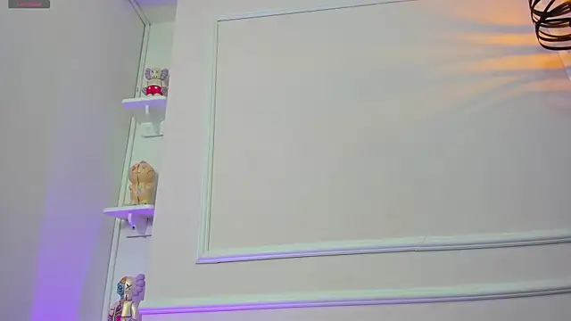 DaphneGlas online show from 03/21/25, 11:23