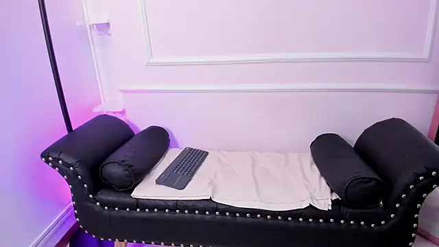 DaphneGlas online show from 03/14/25, 09:57