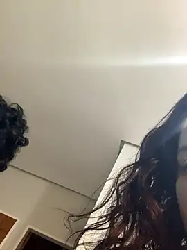 KiaraCut online show from 10/17/25, 10:11