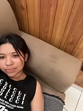 KiaraCut online show from 03/31/26, 05:48