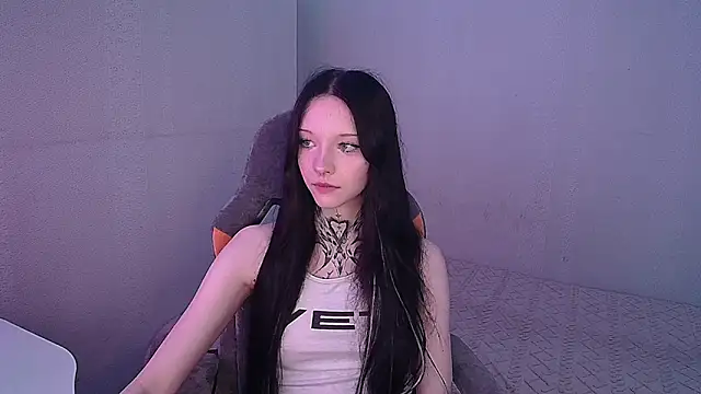 Snapshot of mefwhore chatting on 10/13/25, 05:14 mefwhore online show from 10/13/25, 05:14