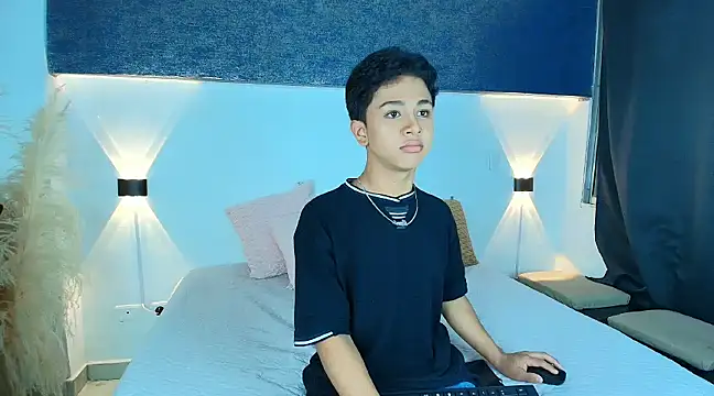 Snapshot of Dante_bre chatting on 03/18/25, 11:22 Dante bre online show from 03/18/25, 11:22
