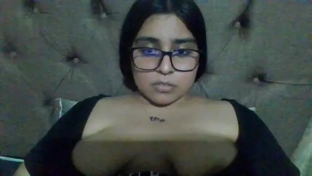 Snapshot of virginbrunette99 chatting on 03/19/25, 02:59 virginbrunette99 online show from 03/19/25, 02:59