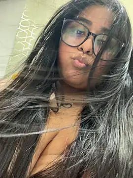Snapshot of virginbrunette99 chatting on 07/17/26, 06:32 virginbrunette99 online show from 07/17/26, 06:32