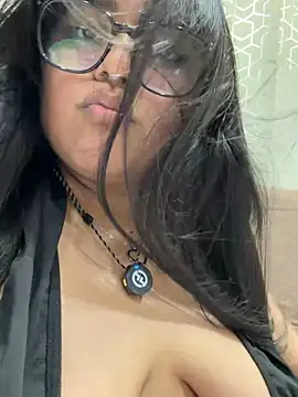 Snapshot of virginbrunette99 chatting on 07/11/26, 05:30 virginbrunette99 online show from 07/11/26, 05:30