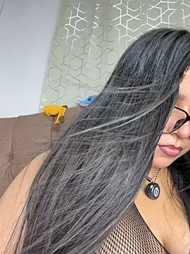 Snapshot of virginbrunette99 chatting on 06/17/26, 05:51 virginbrunette99 online show from 06/17/26, 05:51