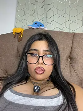 Snapshot of virginbrunette99 chatting on 06/20/26, 04:50 virginbrunette99 online show from 06/20/26, 04:50