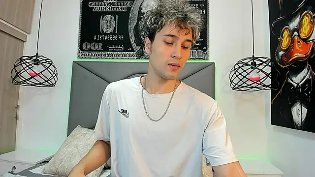 Snapshot of buddy_whitte chatting on 10/27/25, 12:06 buddy whitte online show from 10/27/25, 12:06