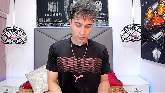 Snapshot of buddy_whitte chatting on 11/23/25, 01:10 buddy whitte online show from 11/23/25, 01:10