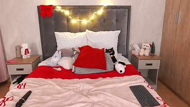 DaliaCruz online show from 12/01/25, 08:21