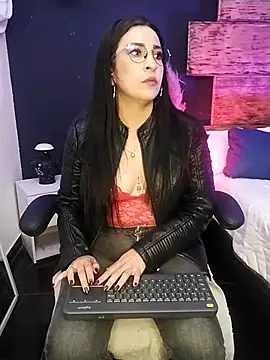 Bella williamss  online show from 03/05/25, 11:38