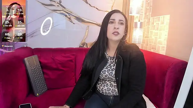 Bella williamss  online show from 11/06/25, 07:51