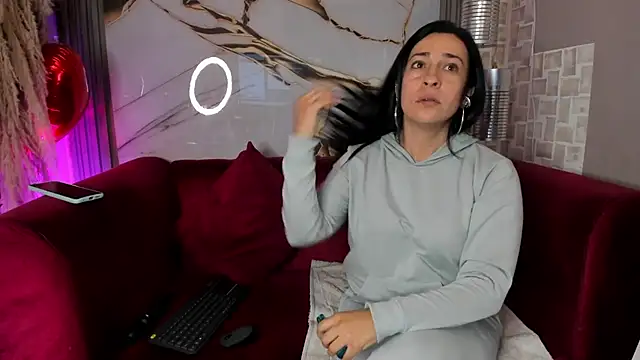 Bella williamss  online show from 11/27/25, 08:31