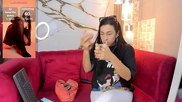 Bella williamss  online show from 02/07/26, 02:14