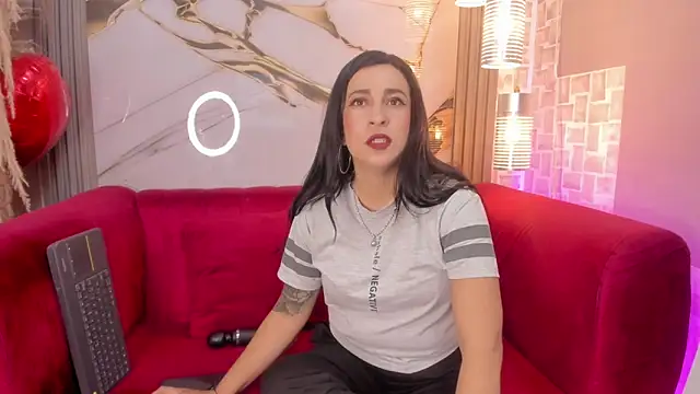 Bella williamss  online show from 12/18/25, 04:11