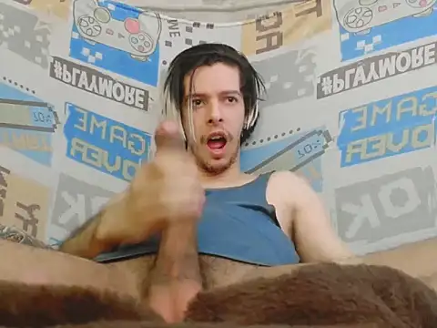 Snapshot of blondetwink chatting on 04/13/26, 06:12 blondetwink online show from 04/13/26, 06:12