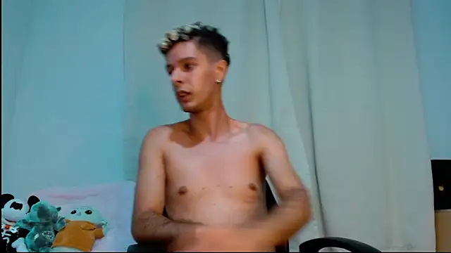 Snapshot of blondetwink chatting on 02/23/25, 04:17 blondetwink online show from 02/23/25, 04:17