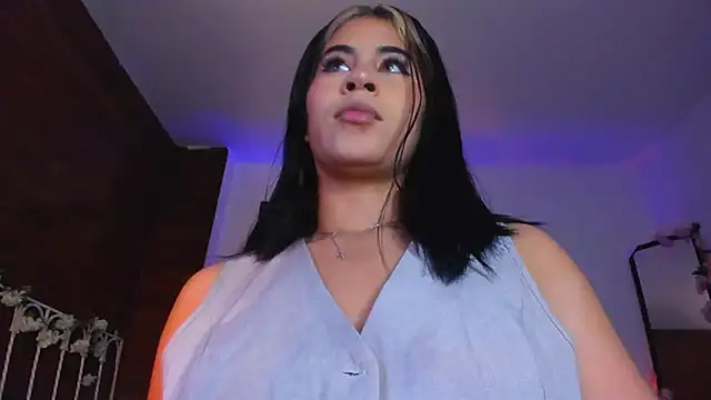 Minami Nakamura online show from 10/28/25, 10:14