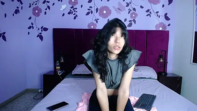 Snapshot of nathalya_summer chatting on 03/20/25, 08:19 nathalya summer online show from 03/20/25, 08:19
