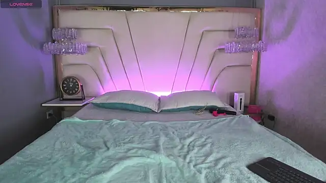 nathalya summer online show from 04/07/26, 09:49