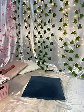 Snapshot of CLTFUDIDAKKKK chatting on 04/08/26, 01:29 CLTFUDIDAKKKK online show from 04/08/26, 01:29