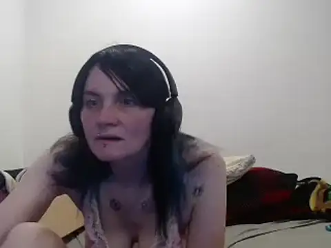 Snapshot of Hotmodel1984 chatting on 05/30/26, 10:37 Hotmodel1984 online show from 05/30/26, 10:37