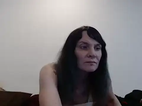 Hotmodel1984 online show from 12/18/25, 04:28