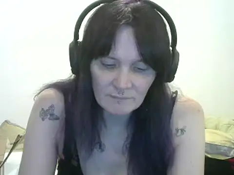 Hotmodel1984 online show from 02/13/26, 10:54