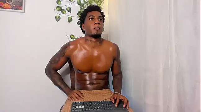 LOGAN DRAKE online show from 02/28/25, 06:10