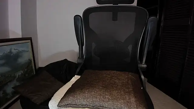 maxflurry  online show from 10/26/25, 04:46