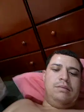 Snapshot of comcoroas chatting on 02/25/25, 06:23 comcoroas online show from 02/25/25, 06:23