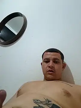 Snapshot of comcoroas chatting on 03/19/25, 11:14 comcoroas online show from 03/19/25, 11:14