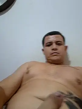 Snapshot of comcoroas chatting on 02/23/25, 02:51 comcoroas online show from 02/23/25, 02:51