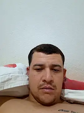 Snapshot of comcoroas chatting on 09/13/25, 12:10 comcoroas online show from 09/13/25, 12:10