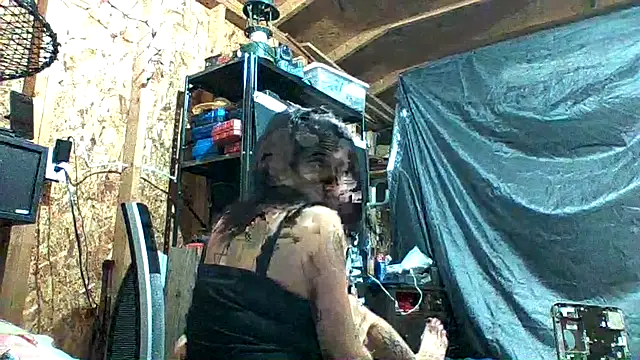 Snapshot of SillyRabbitz chatting on 11/07/25, 01:43 SillyRabbitz online show from 11/07/25, 01:43