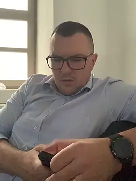 Mike8523 online show from 12/21/25, 06:59