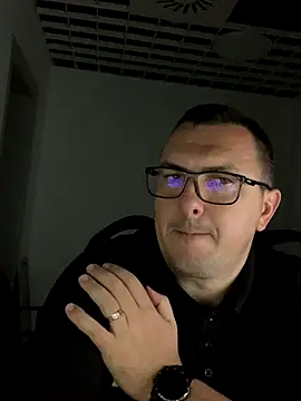 Mike8523 online show from 10/25/25, 04:22