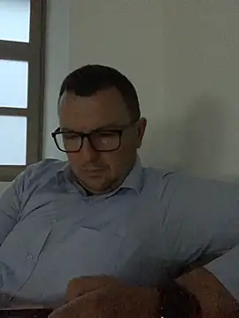 Mike8523 online show from 11/19/25, 05:29