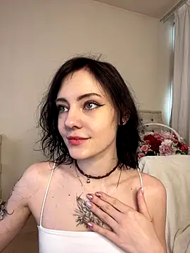 MeryWeaver online show from 12/15/25, 06:52