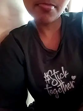 Snapshot of heena-3678 chatting on 03/08/26, 12:30 heena-3678 online show from 03/08/26, 12:30