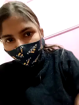 Snapshot of heena-3678 chatting on 11/16/25, 12:21 heena-3678 online show from 11/16/25, 12:21